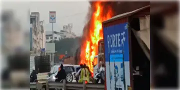 Read more about - Car-Fire Accident | ব্রেক ফেল করে ৬টি গাড়িতে ধাক্কা মাল বোঝাই ট্রাকের, ভয়াবহ বিস্ফোরণে মৃত ৮, আহত একাধিক