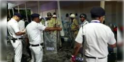 Read more about - Election Commission | স্ট্রং রুমের সামনে ২৪ ঘণ্টা থাকবেন কমিশনের আধিকারিকরা, স্ট্রং রুমের নিরাপত্তার জন্য নেওয়া হল তিন পদক্ষেপ!