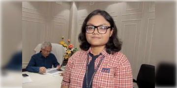 Read more about - ISC Result 2026 | ISC-তে দেশে প্রথম বাংলার মেয়ে, অবসরে কবিতা-গল্প লেখেন চারশোয় ৪০০ অনুষ্কা!
