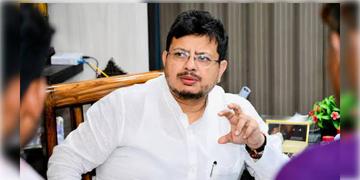 Read more about - Ritabrata Banerjee | দিল্লিতে তলব পড়লো নয়া বিরোধী দলনেতার, ৯ বিধায়ককে সঙ্গে নিয়ে কমিশনের অফিসে ঋতব্রত