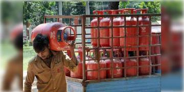 Read more about - LPG Subsidy | ৩০ জুনের মধ্যে এই কাজ না করলে আটকে যেতে পারে এলপিজি সিলিন্ডারের সাবসিডি!