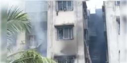 Read more about - Howrah Fire Accident | হাওড়ায় দাউ দাউ করে জ্বলছে আবাসন! অগ্নিকাণ্ডের জেরে ঝলসে মৃত ১, আহত একাধিক!