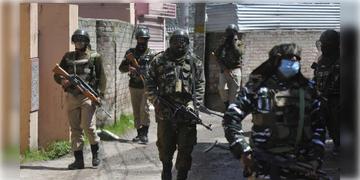 Read more about - Operation Sheruwali | রাজৌরির জঙ্গলে চলছে ‘অপারেশন শেরুওয়ালি’, ৩ পাক জঙ্গির খোঁজে উড়ছে ড্রোন-কপ্টার