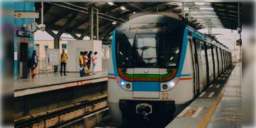 Read more about - Vande Metro Local | শীঘ্রই চালু হতে চলেছে বন্দে মেট্রো লোকাল! ২০২৭ সালে তৈরি হয়ে যাবে ১২ কোচের এসি লোকাল ট্রেন! প্রথম পরিষেবা কোথায়?
