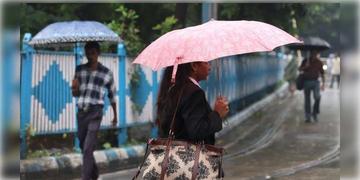 Read more about - Weather Update | শক্তি বাড়াচ্ছে নিম্নচাপ, সোমে কলকাতা সহ দক্ষিণবঙ্গের একাধিক জেলায় ভারী বৃষ্টির সম্ভাবনা