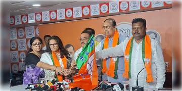 Read more about - Former TMC MP | বিজেপিতে যোগ তিন প্রাক্তন তৃণমূল সাংসদের! তালিকায় রয়েছেন কারা?