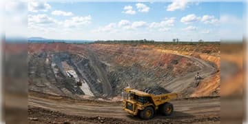 Read more about - NMDC | আন্তর্জাতিক বাজারে পা বাড়াচ্ছে রাষ্ট্রায়ত্ত সংস্থা এনএমডিসি, লক্ষ্য খনিজ সম্পদ!