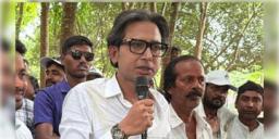 Read more about - Bayron Biswas | নিজের বাড়িতে কীভাবে অগ্নিদগ্ধ হলেন বায়রন? স্পষ্ট করলেন বিধায়কের দাদা