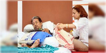 Read more about - Sonam Wangchuk | হাসপাতালে ওয়াংচুক, "আমার অনুমতি ছাড়া ওকে কিছু দেবেন না"- কড়া হুঁশিয়ারি স্ত্রী গীতাঞ্জলির
