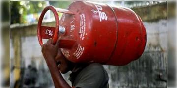 Read more about - LPG Price Hike | বাজেট পেশের আগেই বড় ধাক্কা! ৫০ টাকা বাড়ল LPG সিলিন্ডারের দাম!