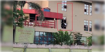Read more about - Tarapith Hotel Fire | দু’মাসের মধ্যেই ফের তারাপীঠের হোটেলে আগুন! প্রাণে বাঁচলেন তীর্থযাত্রীরা