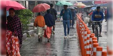 Read more about - Weather Update | মে মাসের শুরুতেই ঝড়বৃষ্টি মহানগরে, আজ দক্ষিণবঙ্গে কেমন থাকবে আবহাওয়া?