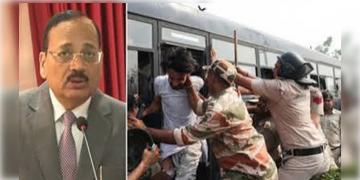 Read more about - CJI | দিল্লিতে বিক্ষোভ চলাকালীন আইনজীবীদের আটক করার অভিযোগ, তড়িঘড়ি হস্তক্ষেপ করলেন প্রধান বিচারপতি!