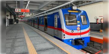 Read more about - Kolkata Metro | আড়াই মিনিট অন্তর মিলবে মেট্রো, ব্লু লাইনে সম্পন্ন হলো অত্যাধুনিক ও উচ্চ-পরিবাহী অ্যালুমিনিয়াম থার্ড রেল বসানোর কাজ!