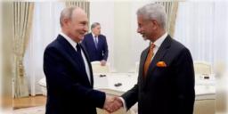 Read more about - Putin in India | ভারতে পুতিনকে আমন্ত্রণ মোদির, মস্কোয় যৌথ বৈঠকে জয়শংকর!