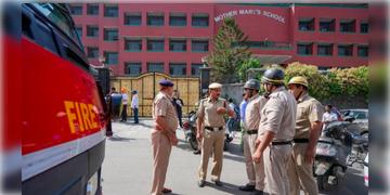 Read more about - Delhi School | দিল্লির স্কুলে বোমাতঙ্ক! 'খলিস্তান বানিয়ে দেওয়া হবে'- হুমকি ইমেইলে কাঁপছে রাজধানী