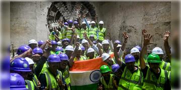 Read more about - Kolkata Metro | অবশেষে বিধান মার্কেটে মেট্রোর কাজ শুরুর অনুমতি দিল কলকাতা হাইকোর্ট! তবে রয়েছে শর্ত!
