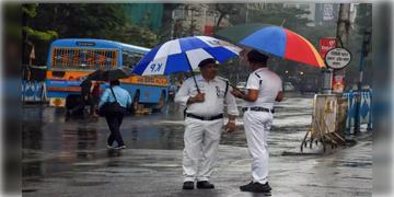 Read more about - Weather Update | সাগরে নিম্নচাপ, রবিতে শহর কলকাতায় বজ্রবিদ্যুৎ-সহ হালকা ঝড়বৃষ্টির সম্ভাবনা