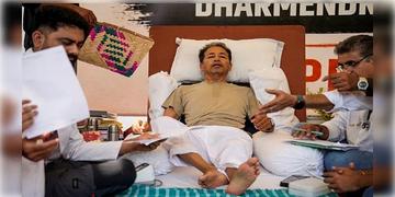 Read more about - Sonam Wangchuk | 'সোনম ওয়াংচুকের প্রাণ বাঁচাতে যা কিছু মেডিক্যাল পরিষেবার প্রয়োজন, তা করা হোক'! কেন্দ্রকে নির্দেশ হাইকোর্টের!