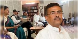 Read more about - TMC Meeting | কেন্দ্রীয় মন্ত্রীর বাসভবনে গোপন বৈঠক তৃণমূলের বিক্ষুদ্ধ সাংসদদের, উপস্থিত শুভেন্দু অধিকারীও!