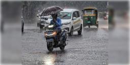 Read more about - Weather Update | দুপুরের পর দুর্যোগের আশঙ্কা, একনজরে শহরের আজকের আবহাওয়া আপডেট