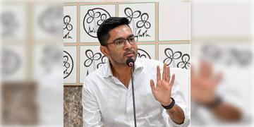 Read more about - Abhishek Banerjee | বিধায়কদের সই জাল মামলায় বাড়লো রক্ষাকবচের মেয়াদ, স্বস্তিতে অভিষেক