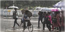 Read more about - Weather Update | এখনই কাটছে না দুর্যোগ, অর্ণবের প্রভাবে আজও ভারী বৃষ্টি রাজ্যে