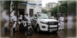 Read more about - Dial 112 | মহালয়ায় রাজ্যে চালু '১১২' পরিষেবা, পুলিশের বহরেযুক্ত হলো নতুন গাড়ি-বাইক!