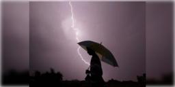 Read more about - Weather Update | আজ কলকাতা-সহ দক্ষিণবঙ্গের একাধিক জেলাতে বজ্রবিদ্যুৎ-সহ বৃষ্টির সম্ভাবনা, রয়েছে কালবৈশাখীর সতর্কতাও!