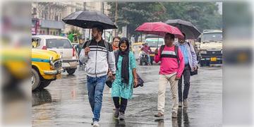 Read more about - Weather Update | ফের দক্ষিণবঙ্গে নিম্নচাপের ভ্রুকুটি, সোমে দুর্যোগের আশঙ্কা, একনজরে কলকাতার আজকের আবহাওয়া