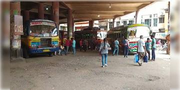 Read more about - Bus Strike | টাকা লোপাট করেছে সেক্রেটারি, প্রতিবাদে বাস রুট বন্ধ করলেন চালক-কর্মীরা