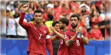 Read more about - Portugal vs Colombia | মেসির শহরে নিষ্প্রভ রোনাল্ডো, কলম্বিয়ার বিরুদ্ধে গোলশূন্য পর্তুগাল!