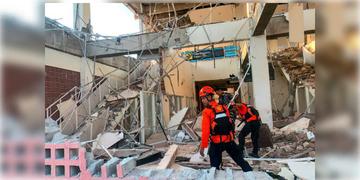 Read more about - Indonesia Earthquake | ভূমিকম্পে কেঁপে উঠল ইন্দোনেশিয়া! রিখটার স্কেলে কম্পনের মাত্রা ছিল ৭.৭! জারি হয়েছে সুনামি সতর্কতাও!