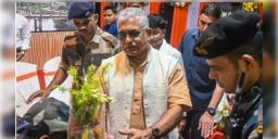 Read more about - Dilip Ghosh | ৩৫০ গ্রাম পঞ্চায়েতে বিশেষ অডিট হচ্ছে, "দুর্নীতি পাওয়া গেলে ব্যবস্থা নেওয়া হবে"- ঘোষণা পঞ্চায়েত মন্ত্রী দিলীপ ঘোষের