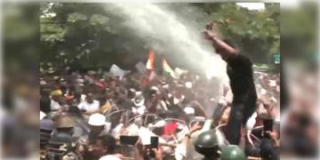 Read more about - Ranchi Protest | জেন জি-দের বিক্ষোভে রণক্ষেত্র রাঁচি! পুলিশের জলকামানের মুখে আরও 'শক্তিশালী' বিধানসভামুখী আন্দোলনকারীরা!