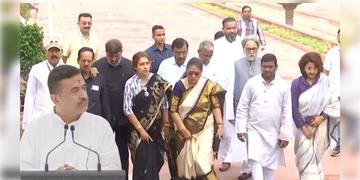 Read more about - Annapurna Yojana | অন্নপূর্ণা যোজনা নিয়ে বড় ঘোষণা মুখ্যমন্ত্রী শুভেন্দুর, এখন কাকলিদের হাত ধরেই পাওয়া যাবে টাকা!