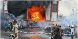 Read more about - Panihati Fire | পানিহাটিতে CESC-র ভবনে ভয়াবহ আগুন, ঘটনাস্থলে দমকলের ৭ ইঞ্জিন!