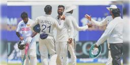 Read more about - IND vs SL | শ্রীলঙ্কায় ৬০০তম টেস্টে ১৬৫ রানে ভারতীয় ক্রিকেট দলের ঐতিহাসিক জয়!