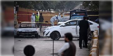 Read more about - Pakistan | আত্মঘাতী গাড়ি বিস্ফোরণে কেঁপে উঠলো খাইবার পাখতুনখোয়া, মৃত ৫, আহত বহু