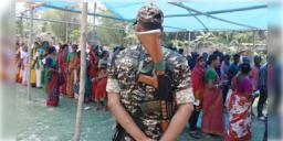 Read more about - Election Commission | থাকবে ২২০০-২৩০০ কেন্দ্রীয় বাহিনী, চিহ্নিত করা হয়েছে ‘স্পর্শকাতর’ বুথও, দ্বিতীয় দফার ভোটে কড়া নিরাপত্তা কমিশনের!