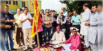 Read more about - Kashmiri Pandits | সাড়ে ৩ দশক পর কাশ্মীরে রাম মন্দির নির্মাণ করছেন পণ্ডিতরা! উদ্যোগকে স্বাগত স্থানীয়দের