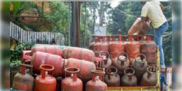 Read more about - LPG Price Today | আগামীকাল নতুন সরকারের শপথগ্রহন, রাজ্যে রান্নার গ্যাসের দাম কমবে কী?