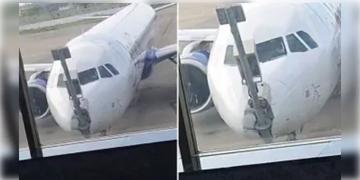 Read more about - Indigo Flight | আবারও বিপদের মুখে পড়ল ইন্ডিগোর উড়ান, শ্রীনগরে অবতরণের সময়ে পোলে ধাক্কা!