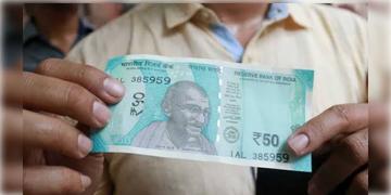 Read more about - RBI | বাজারে ঘুরছে নকল ৫০ টাকার নোট! কীভাবে চিনবেন আসল টাকা? জানালো RBI!