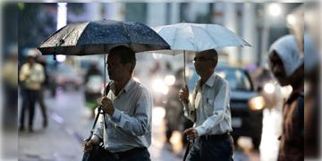 Read more about - Weather Update | সপ্তাহান্তে কিছুটা স্বস্তি, আজ থেকে রবিবার পর্যন্ত বজ্রবিদ্যুৎ-সহ বৃষ্টির সম্ভাবনা কলকাতা-সহ একাধিক জেলায়!