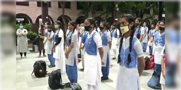 Read more about - School dress | ‘বিশ্ববাংলা’র লোগো দেওয়া স্কুলড্রেস আর নয়, বদলাচ্ছে রংও? কী কী নির্দেশ স্কুল শিক্ষামন্ত্রীর?