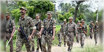 Read more about - West Bengal Assembly Election | নির্বাচনী অশান্তি রুখতে প্রথম দফার ভোটে মোতায়েন ২,১৯৩টি ‘কুইক রেসপন্স টিম’!