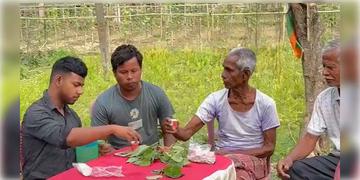 Read more about - Dhupguri | ভোট দেওয়ার গিফট! ভোট দিলেই মিলছে পান-সুপারি-বিড়ি! ধূপগুড়িতে তৈরী বিতর্ক!