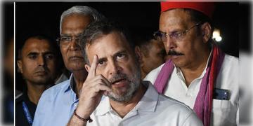 Read more about - Rahul Gandhi | যন্তর মন্তরে তিরঙ্গা উড়িয়ে বিক্ষোভ দেখানো অপরাধ নয়, রাহুল-কেজরিওয়ালের নিশানায় মোদী সরকার!