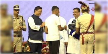 Read more about - Police Recruitment | পুজোর আগে ১১ হাজার পুলিশকর্মীর হাতে নিয়োগপত্র তুলে দিল রাজ্য, নভেম্বরের শেষে নিয়োগ হবে ৯০০০ পুলিশ!